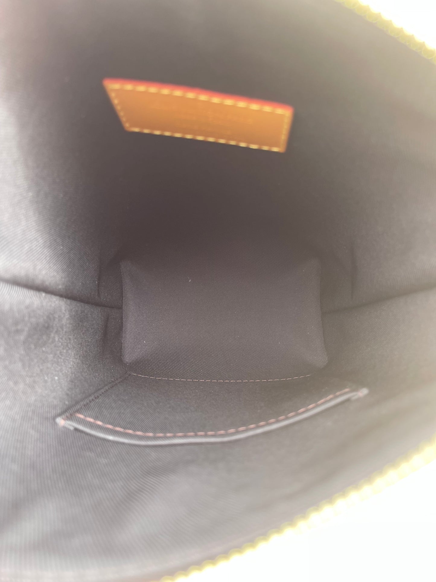 LOUIS VUITTON
Monogram Blurry Hobo Cruiser PM