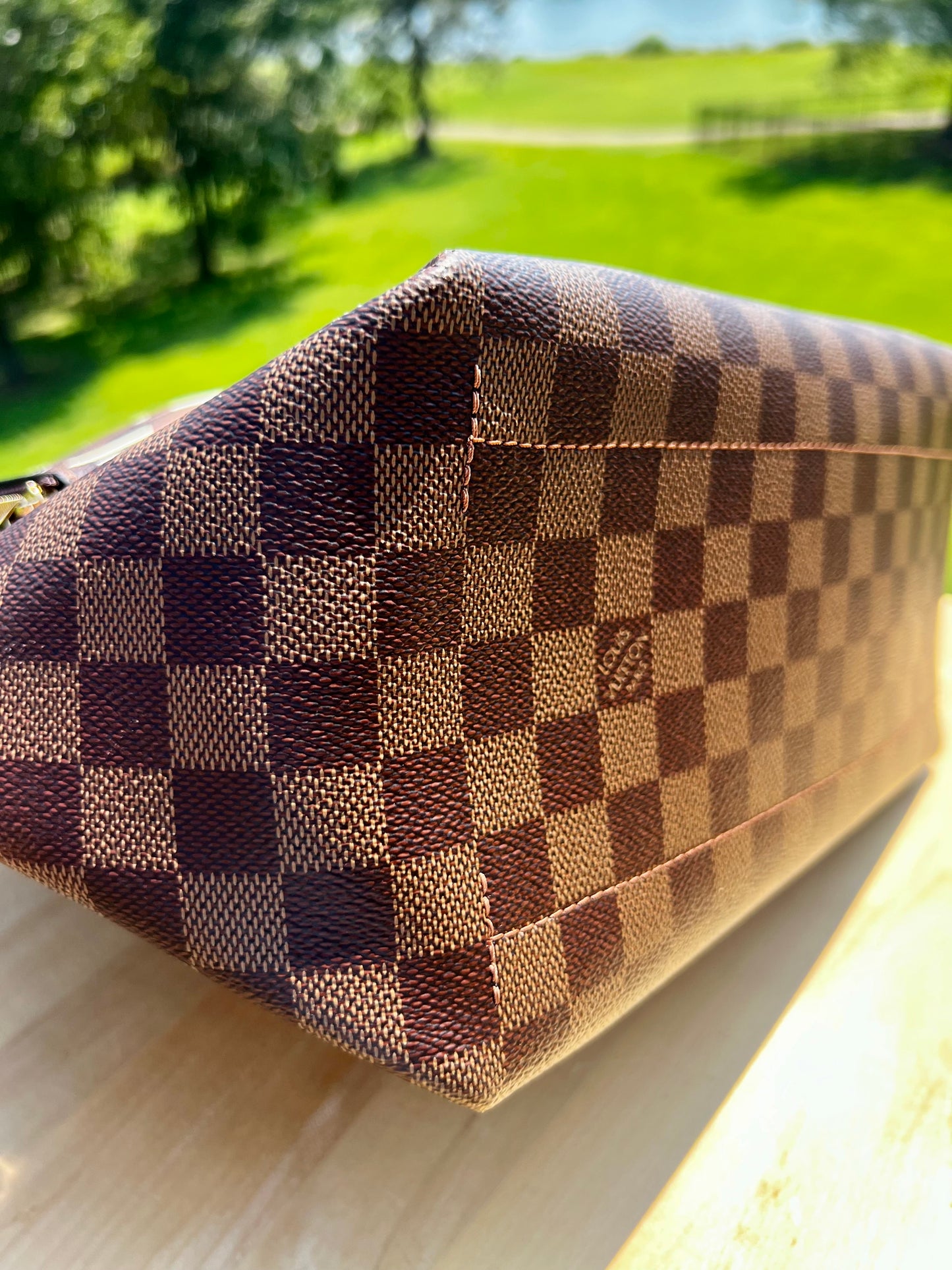 LOUIS VUITTON Belmont MM Damier Ebene