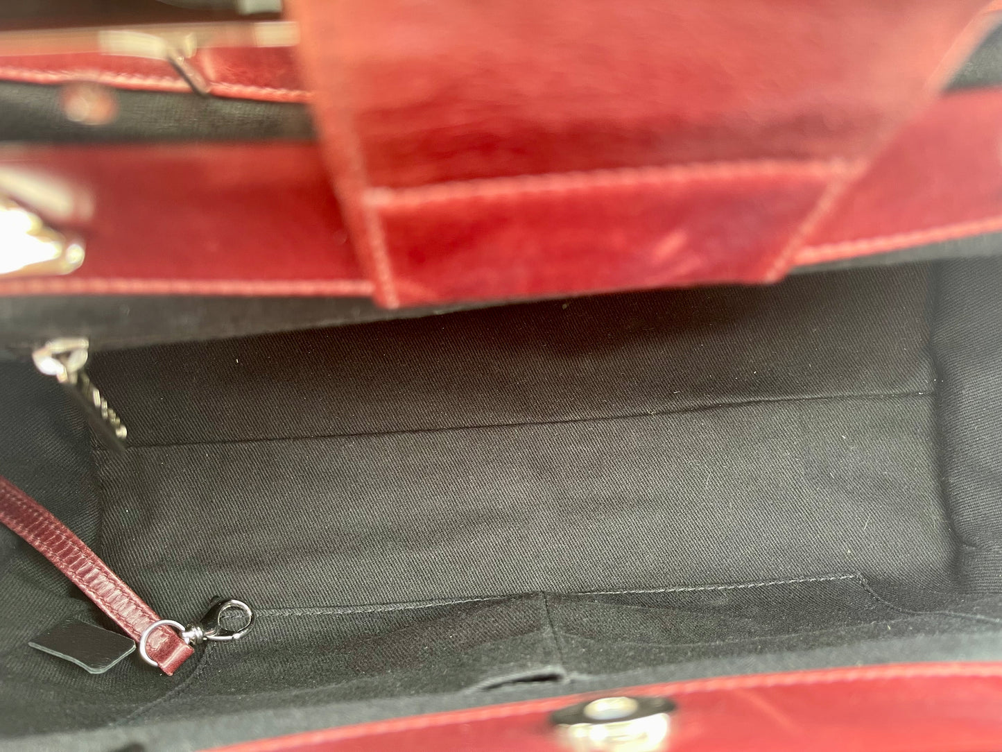 CHANEL
Glazed Calfskin Quilted Small CC Delivery Tote Burgundy
