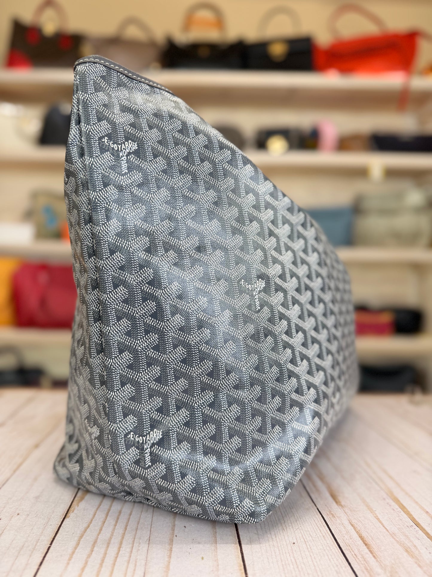 GOYARD
Goyardine Saint Louis GM Grey