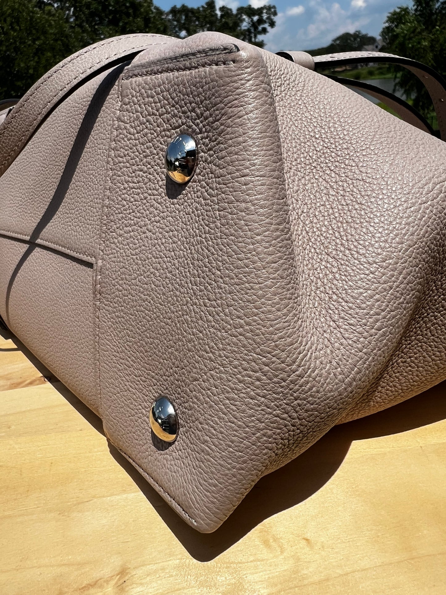 LOUIS VUITTON Soft Lockit MM – Beige Galet Veau Cachemire with Brown Handles