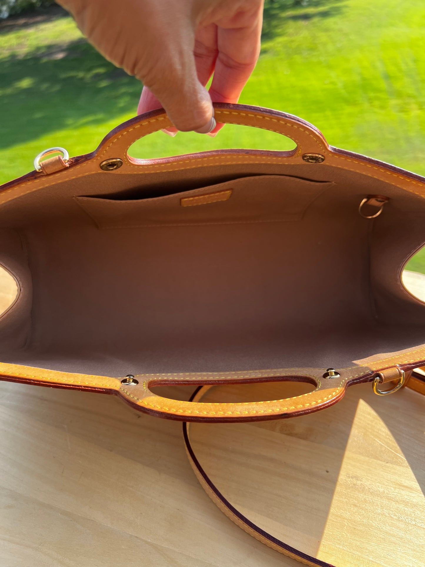 LOUIS VUITTON Vernis Leather Thompson Street Shoulder Bag – Beige/Gold Monogram Embossed