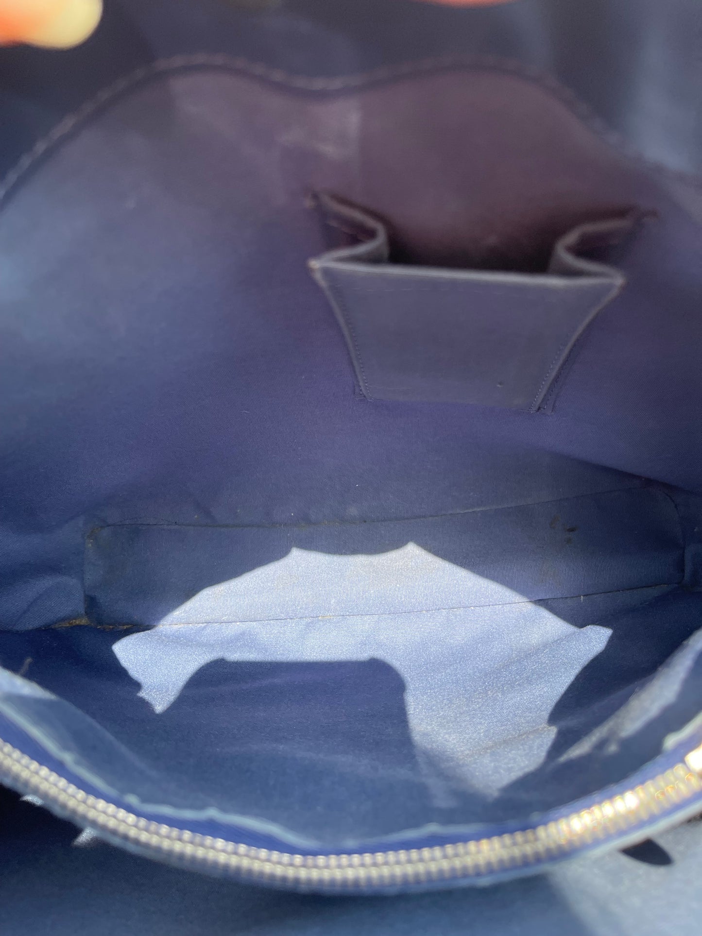 LOUIS VUITTON
Epi Mandara PM Myrtille
