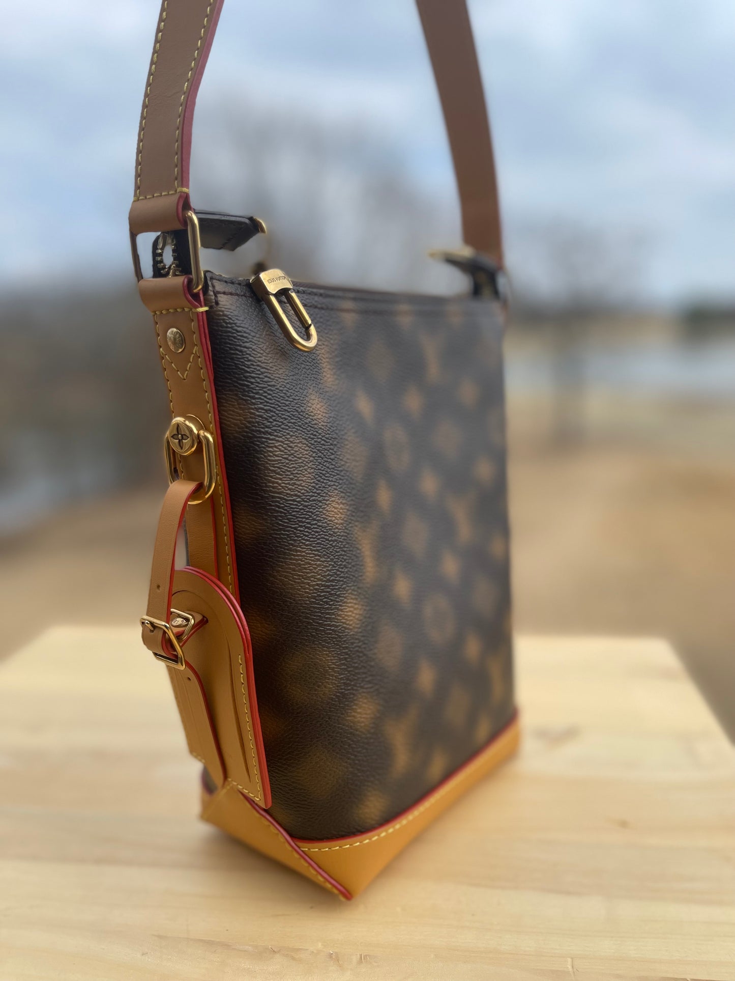 LOUIS VUITTON
Monogram Blurry Hobo Cruiser PM