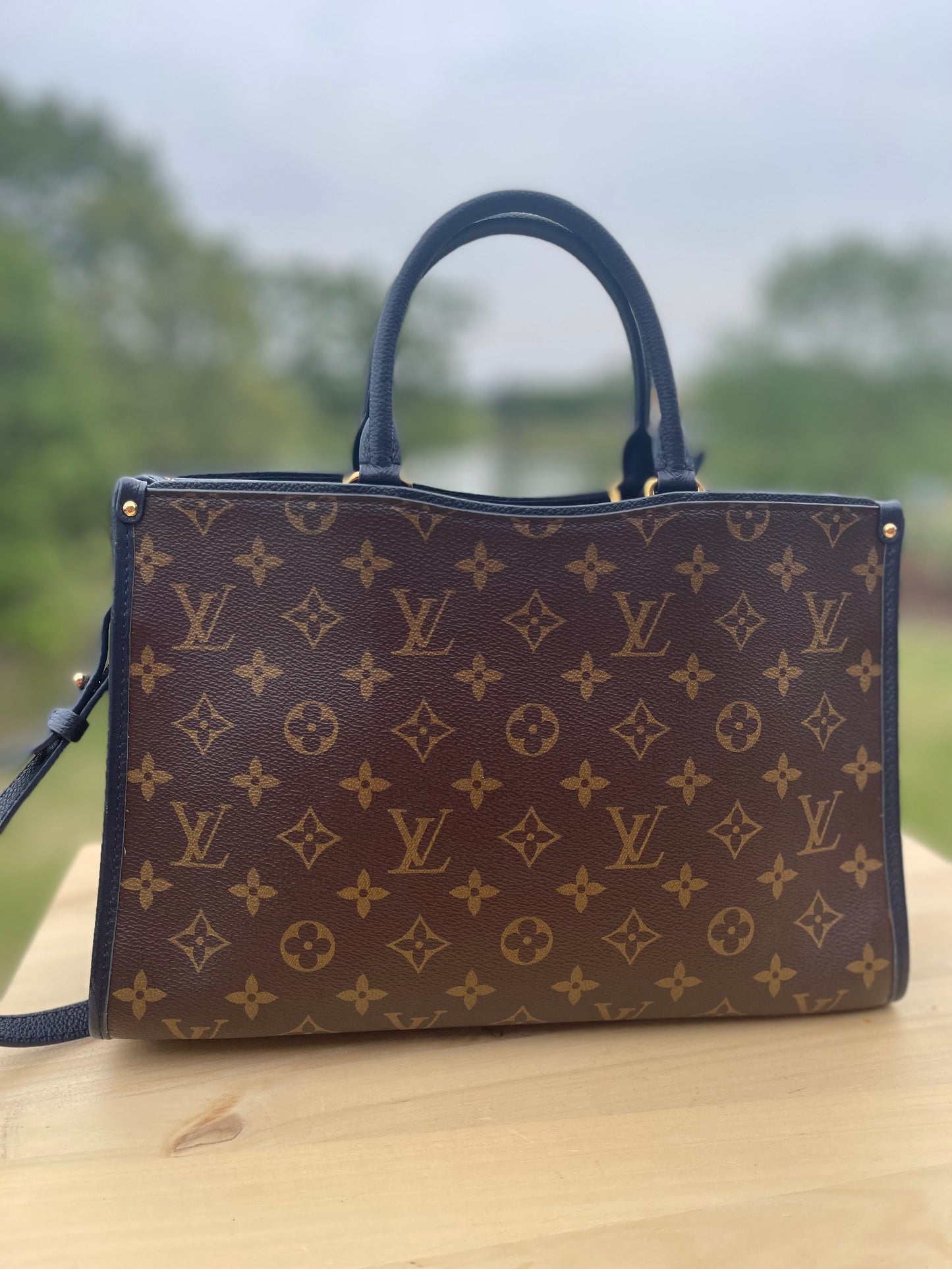 LOUIS VUITTON
Monogram Popincourt PM Marine