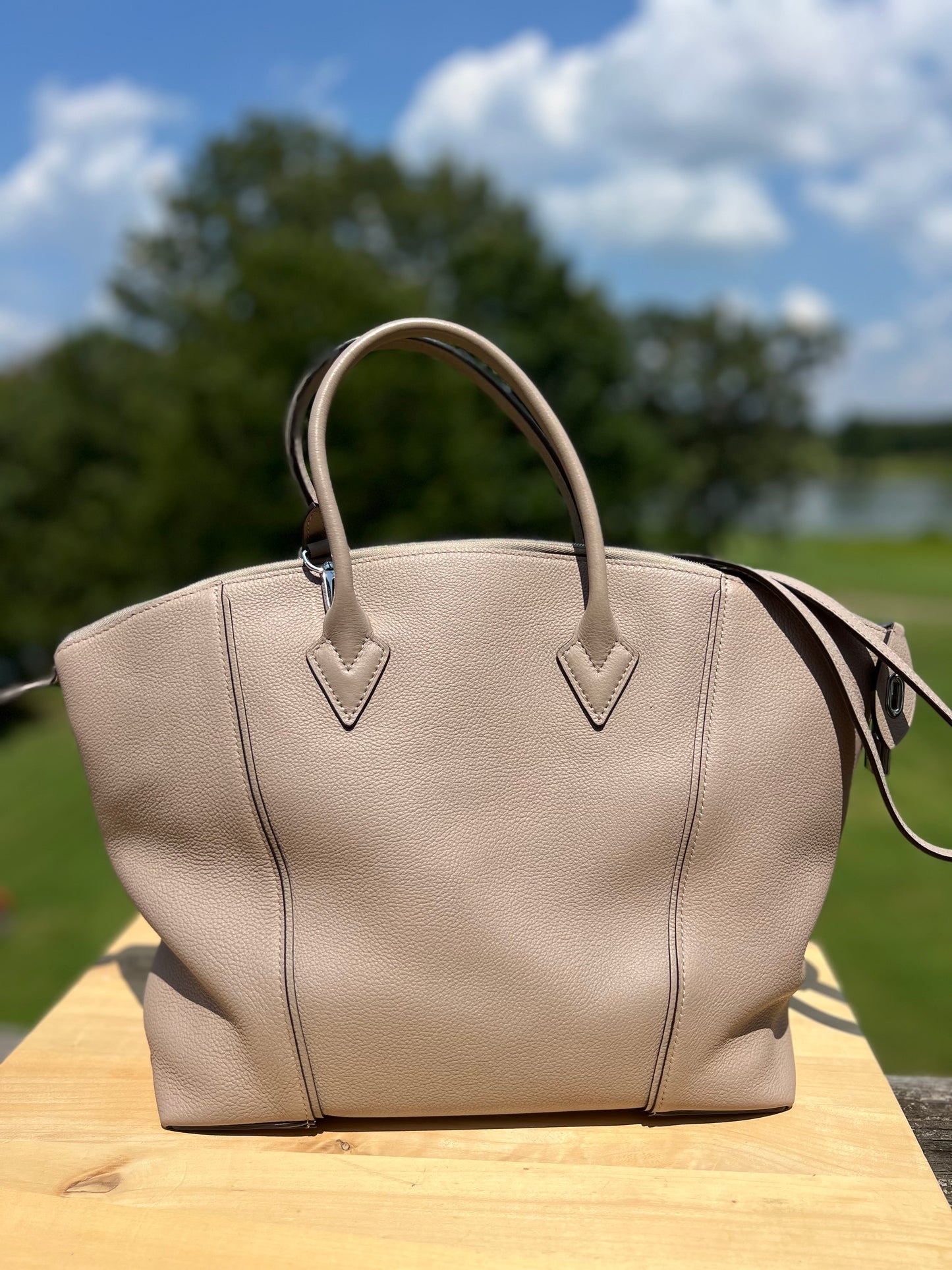 LOUIS VUITTON Soft Lockit MM – Beige Galet Veau Cachemire with Brown Handles