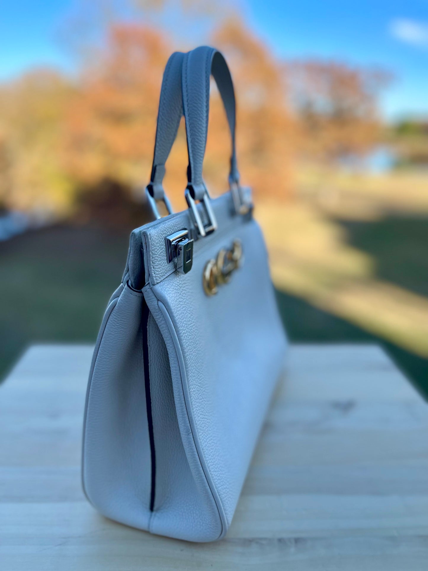 GUCCI Grain Calfskin Small Zumi Top Handle Bag Off White