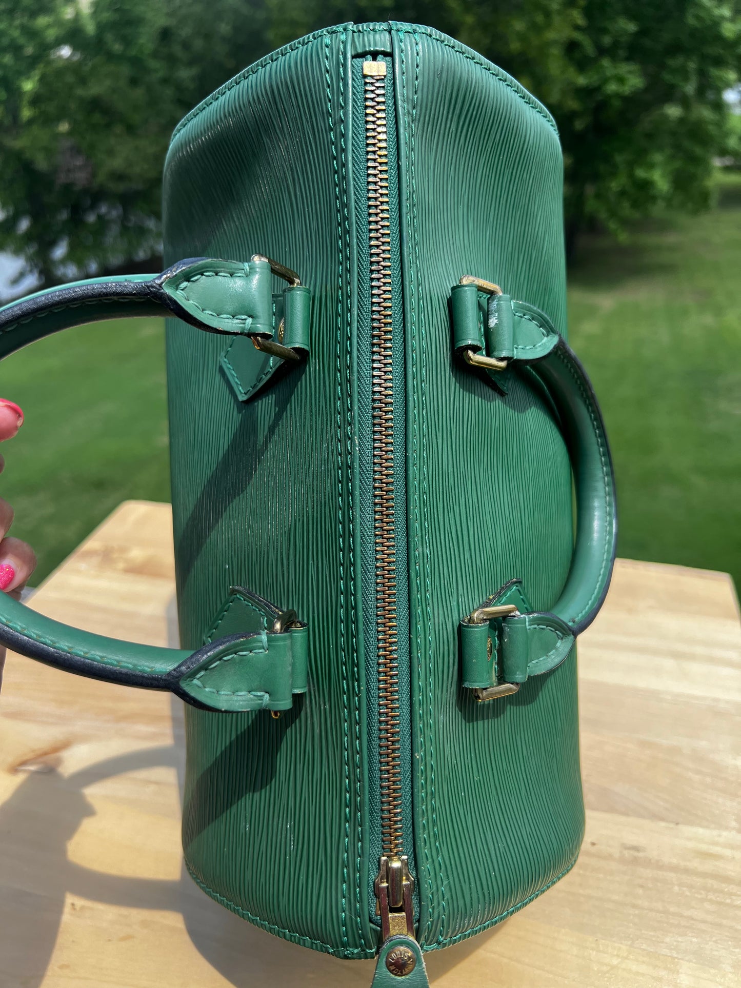 Louis Vuitton Epi Speedy 25