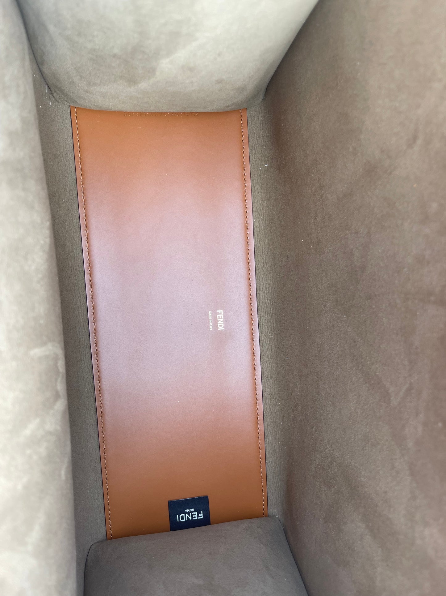 FENDI
Vitello King Plexiglass Medium Fendi Sunshine Tote