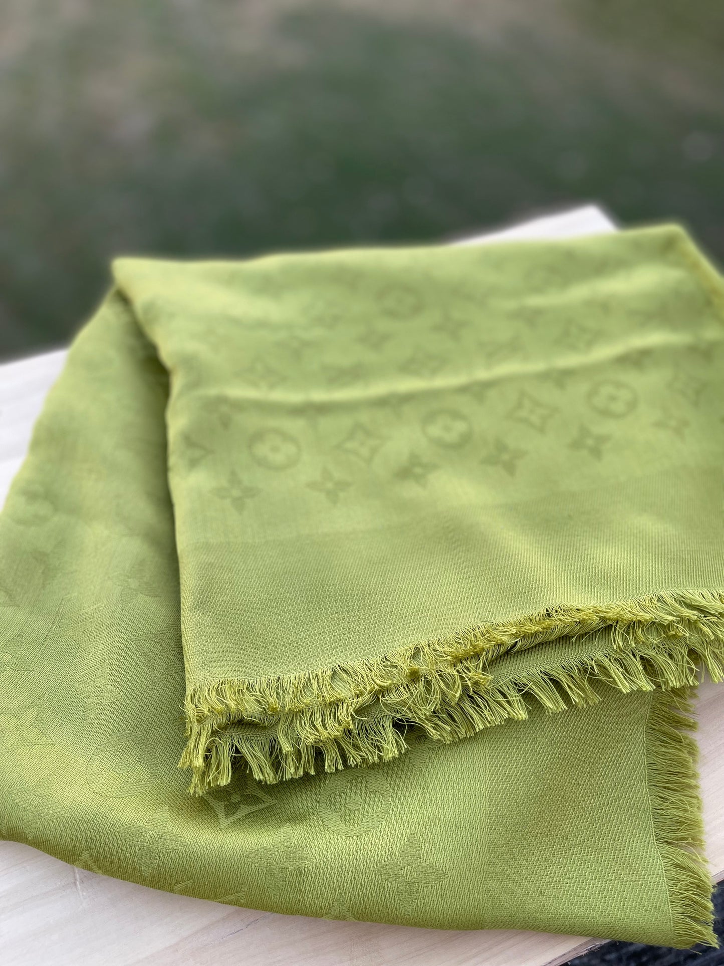 LOUIS VUITTON Monogram Classic Shawl