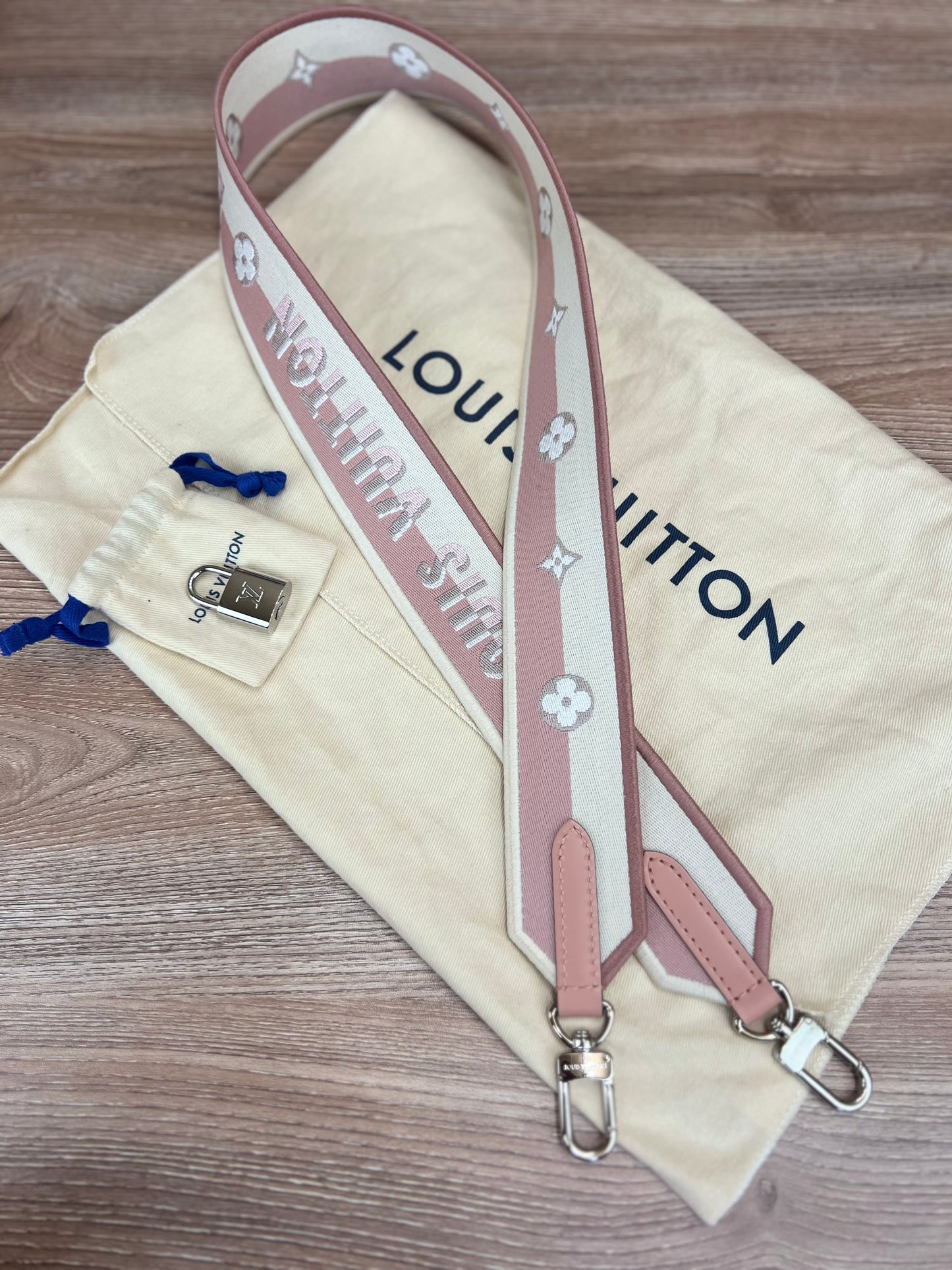 LOUIS VUITTON

Epi Jacquard Alma BB