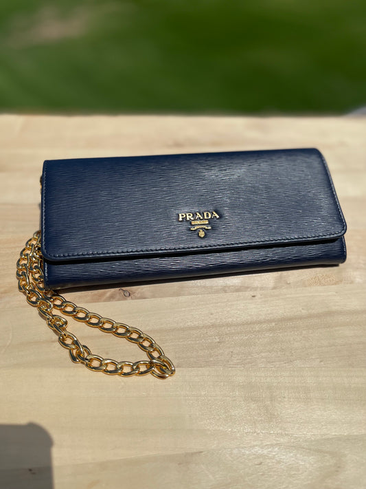 PRADA 
Saffiano Lux Chain Wallet Navy Blue