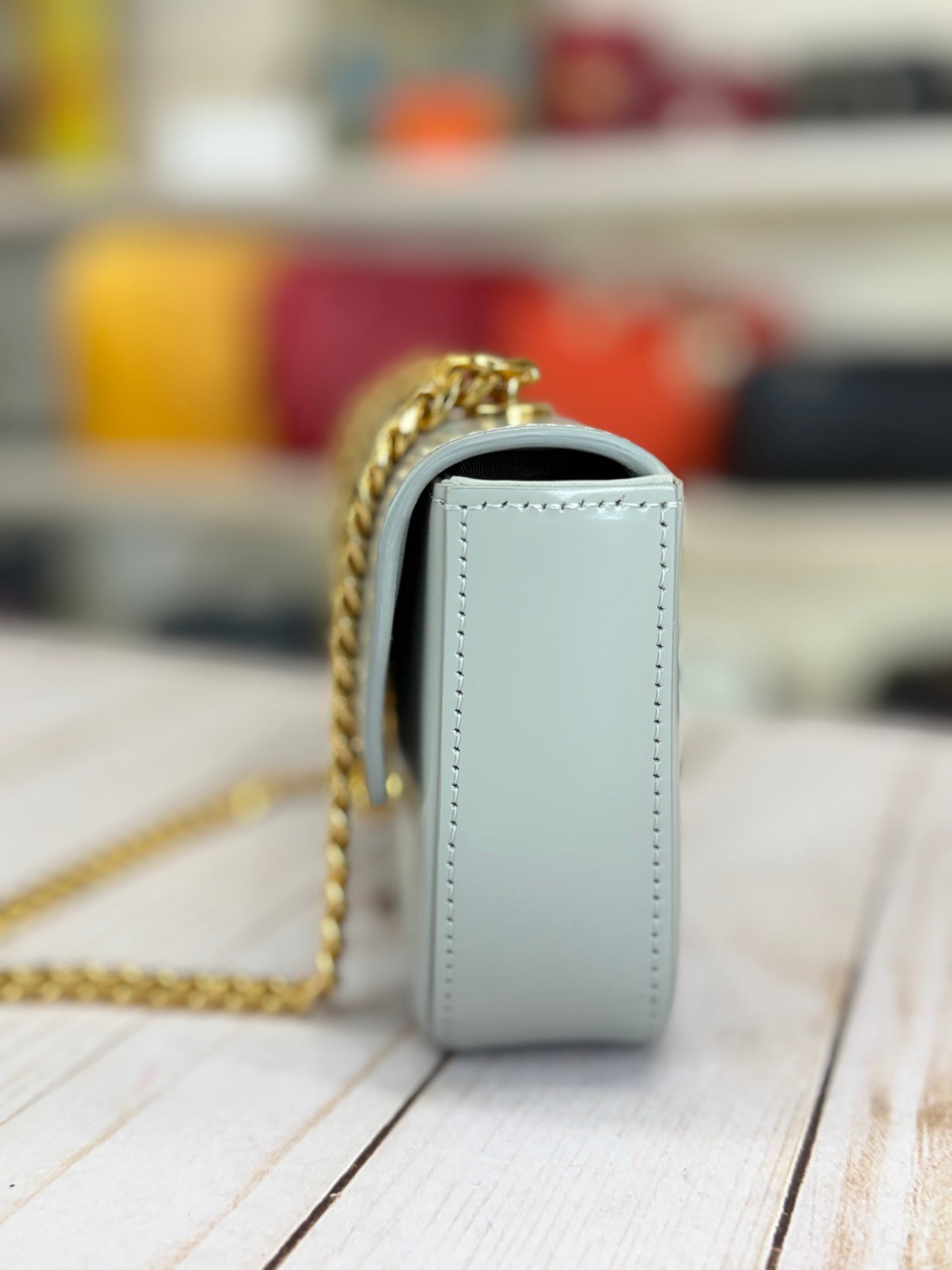 CELINE
Shiny Calfskin Triomphe Chain Shoulder Bag