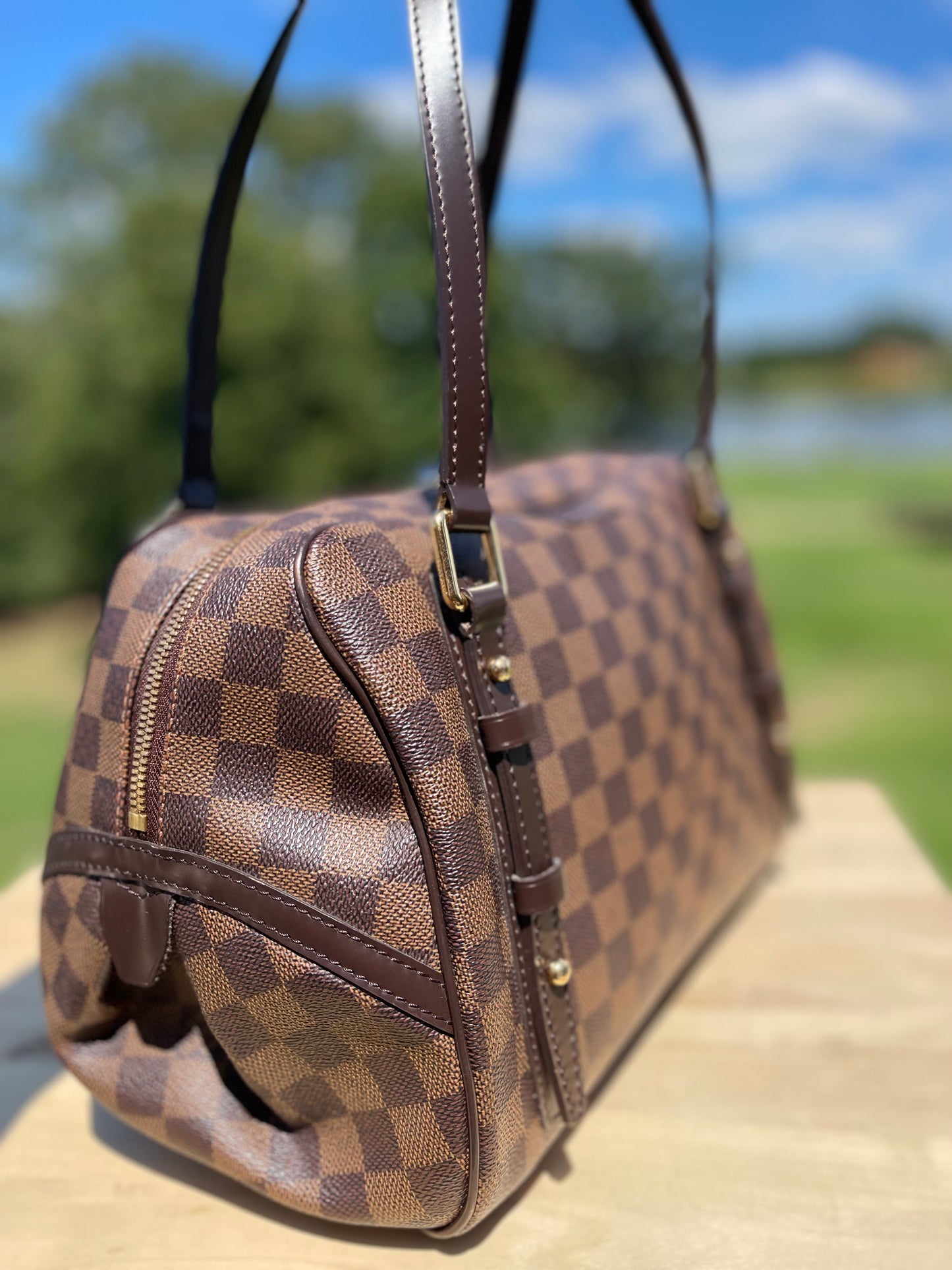 LOUIS VUITTON 
Damier Ebene Rivington GM