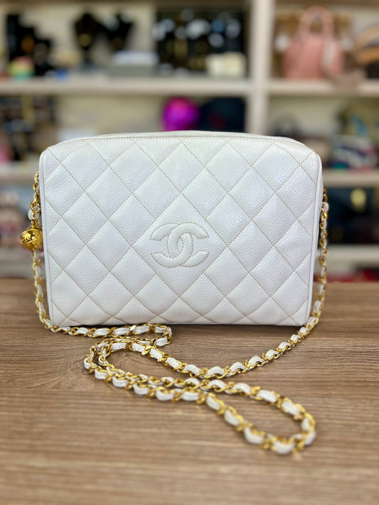 CHANEL Vintage Diamond CC Camera Shoulder Bag Quilted Caviar Medium White