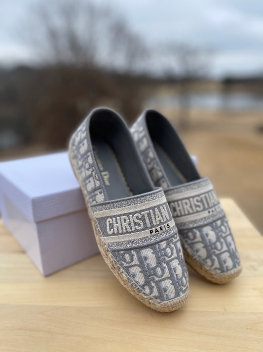 Dior Granville Espadrille
Stone Gray Dior Oblique Embroidered Cotton