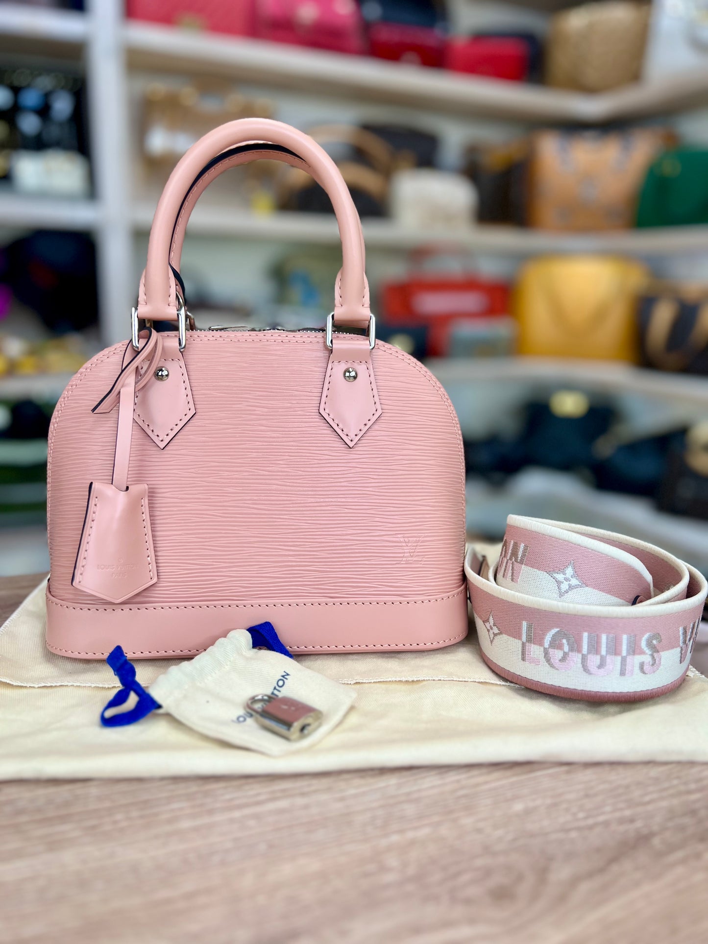 LOUIS VUITTON

Epi Jacquard Alma BB