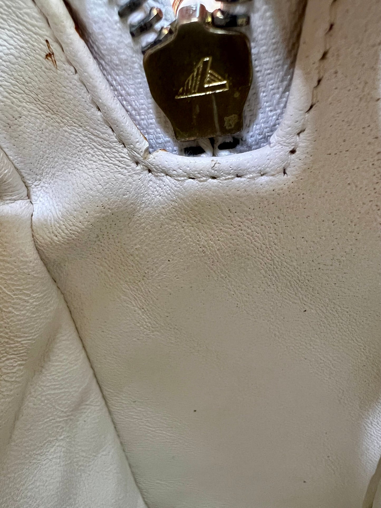 CHANEL Vintage Diamond CC Camera Shoulder Bag Quilted Caviar Medium White