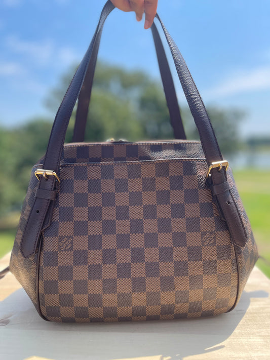 LOUIS VUITTON 
Damier Ebene Belem MM