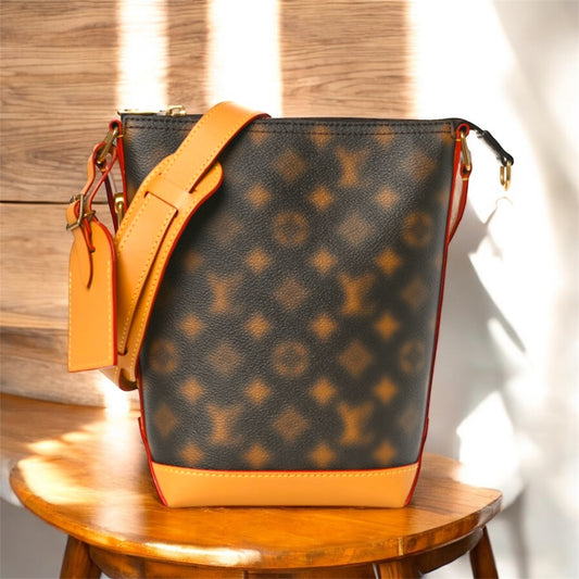 LOUIS VUITTON 
Monogram Blurry Hobo Cruiser PM