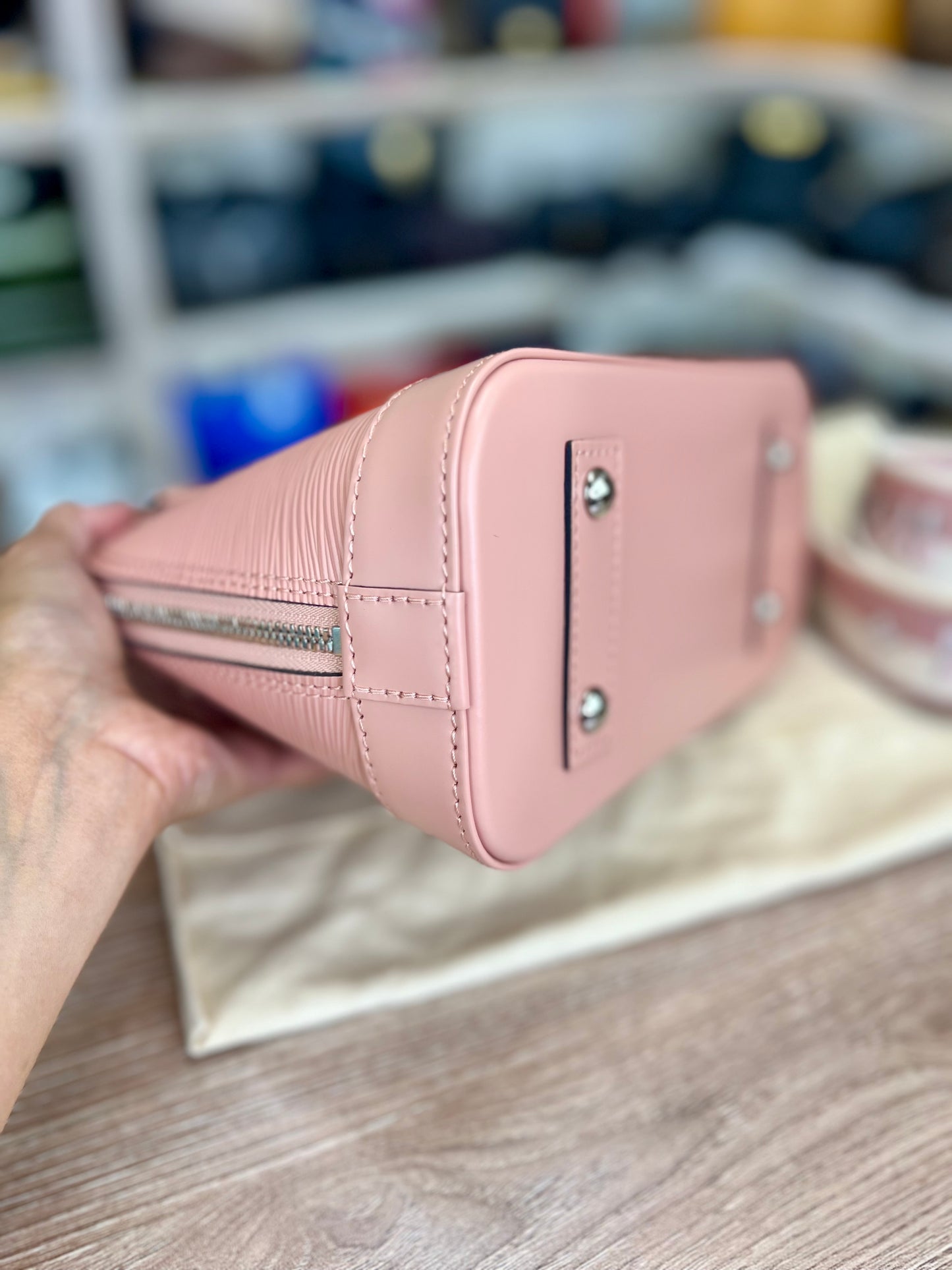 LOUIS VUITTON

Epi Jacquard Alma BB