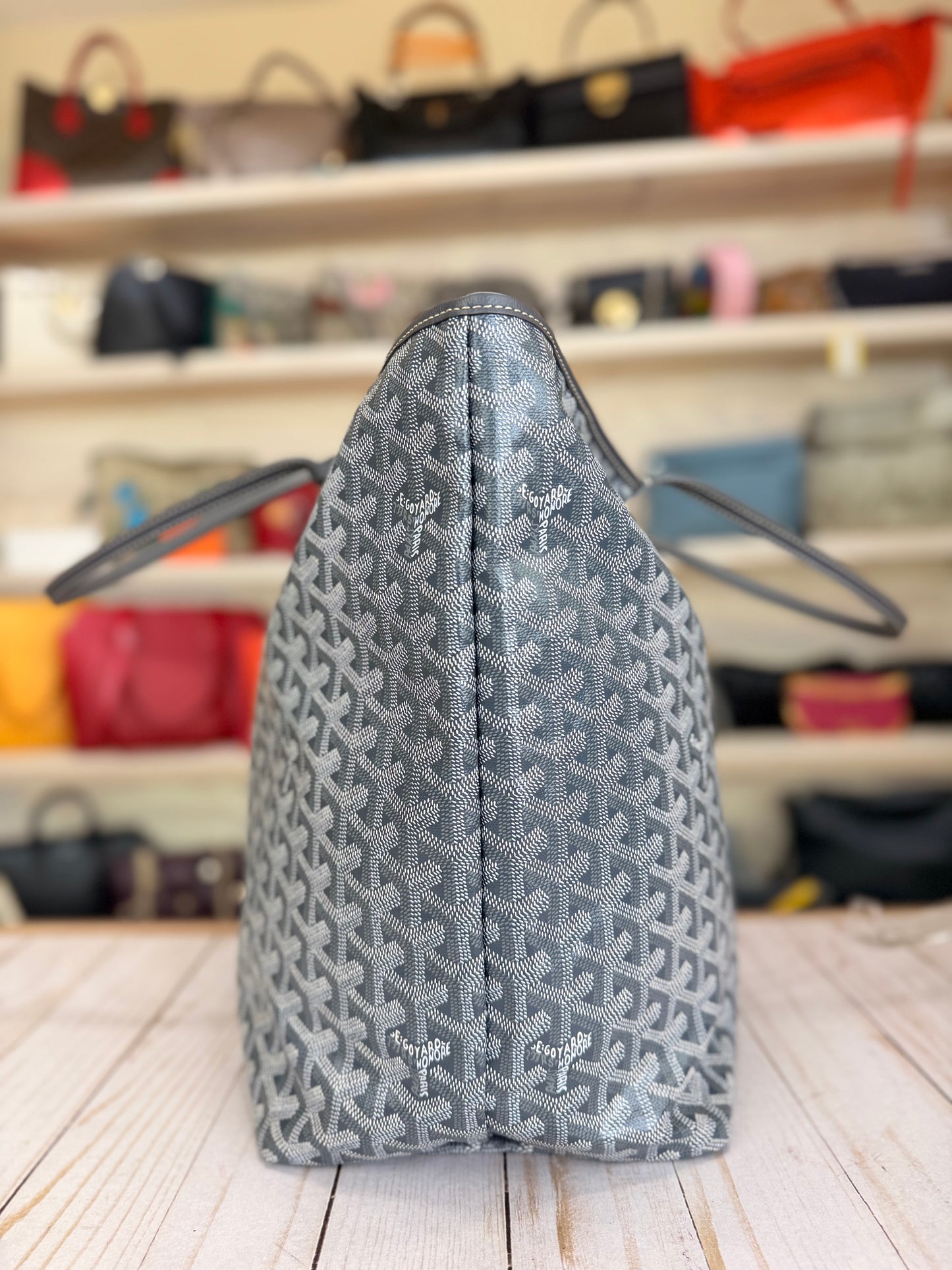 GOYARD
Goyardine Saint Louis GM Grey