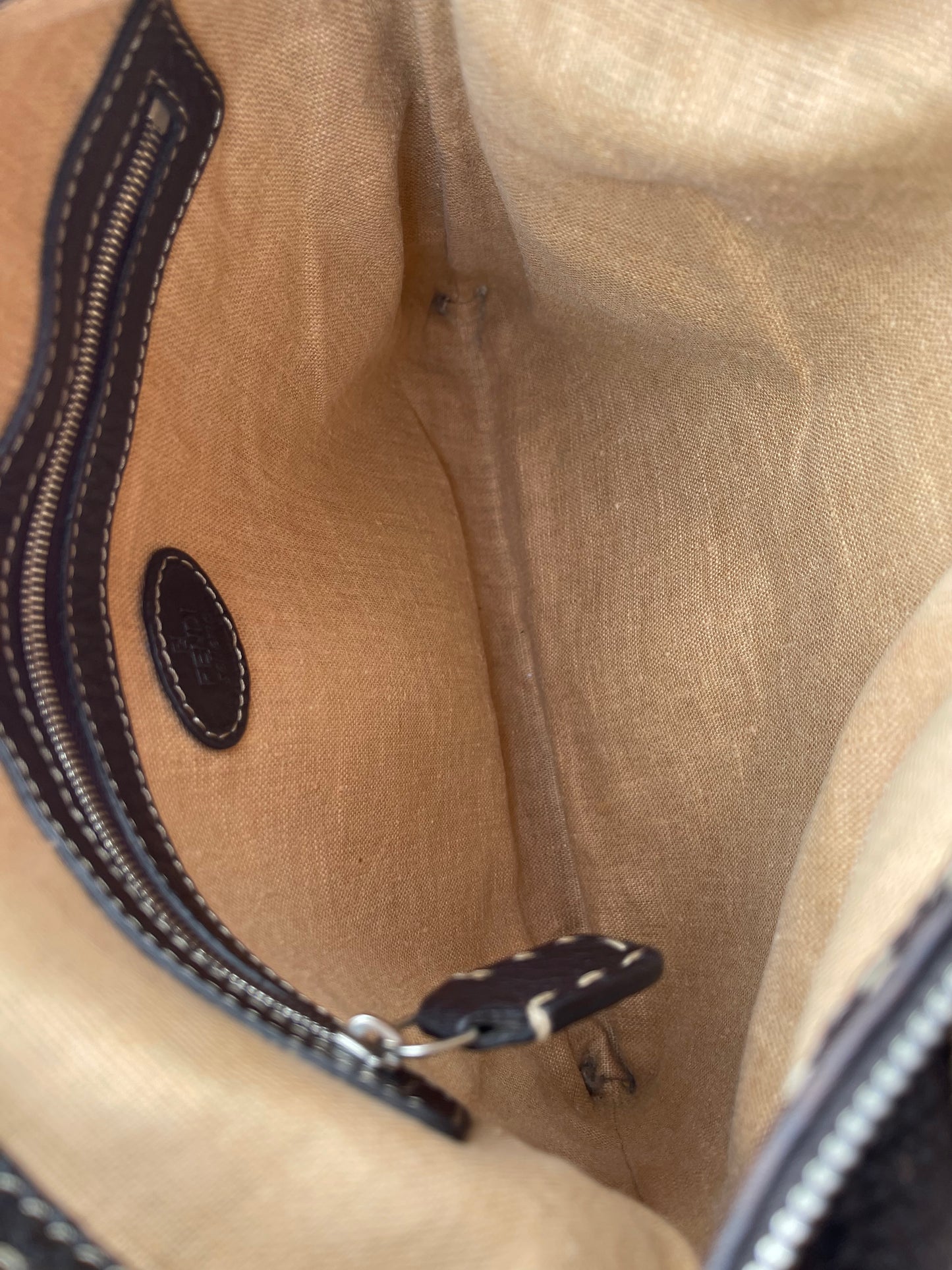 FENDI 
Cuoio Romano Selleria Messenger