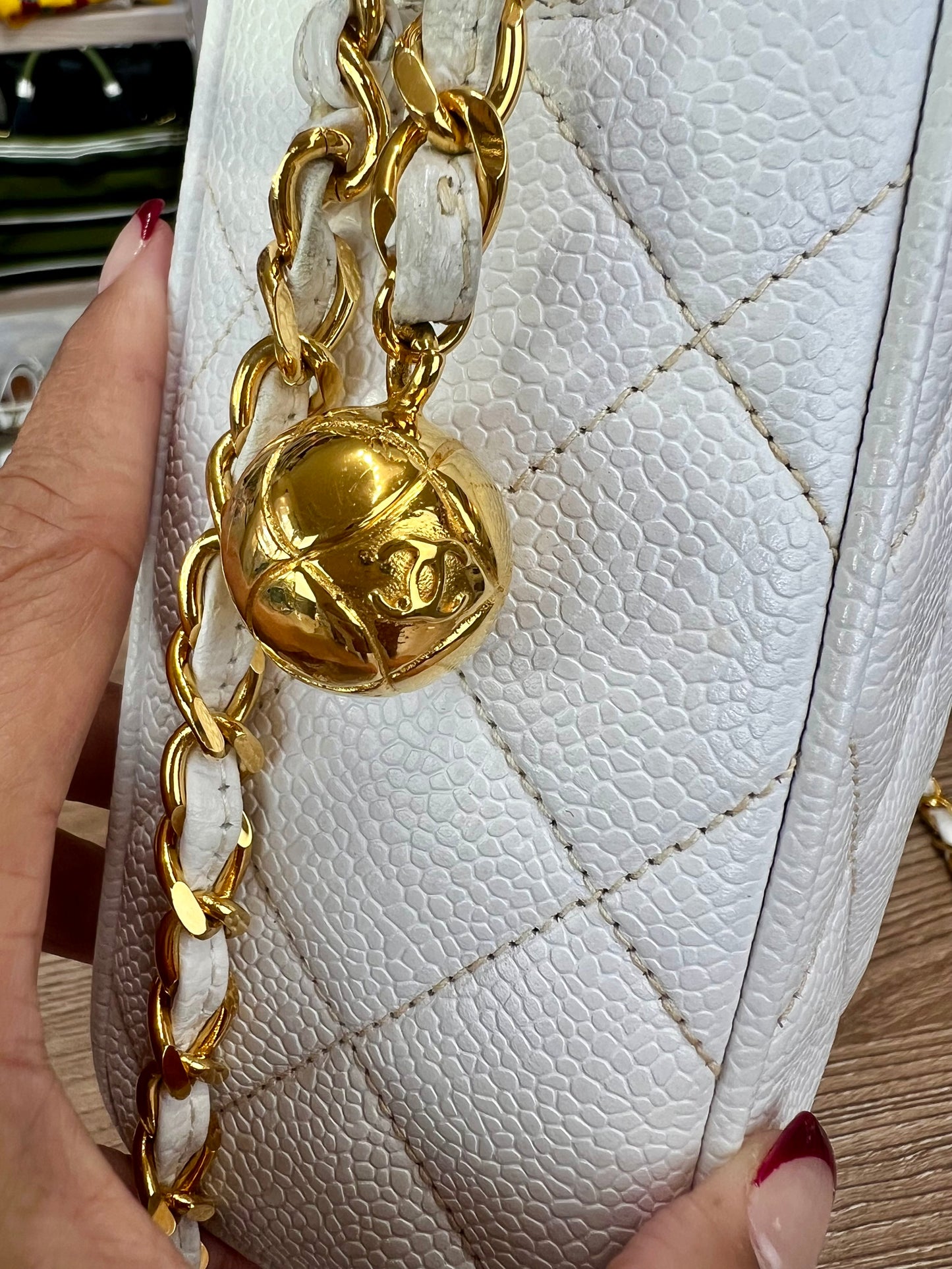 CHANEL Vintage Diamond CC Camera Shoulder Bag Quilted Caviar Medium White