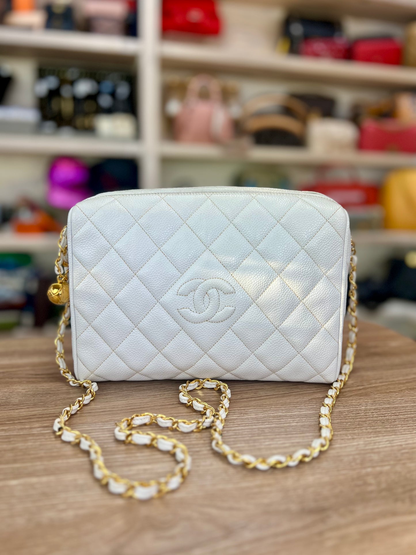 CHANEL Vintage Diamond CC Camera Shoulder Bag Quilted Caviar Medium White