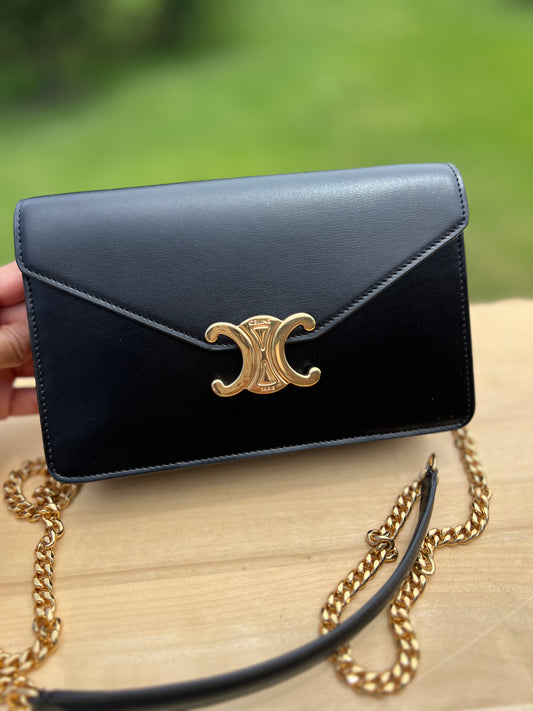 CELINE Shiny Calfskin Triomphe Margo Wallet on Chain – Black