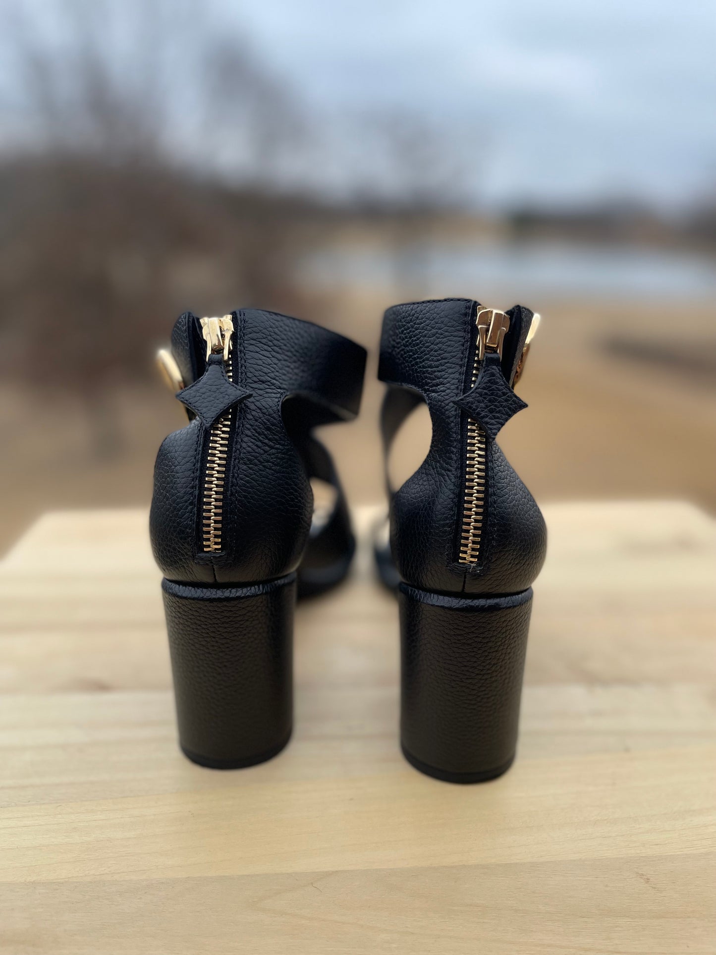 LOUIS VUITTON 
Calfskin Horizon Sandals 38 Black