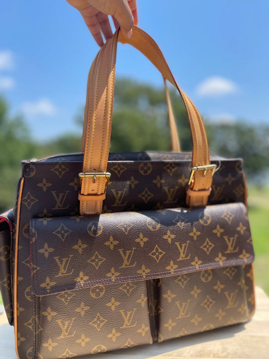 LOUIS VUITTON 
Monogram Multipli-Cite