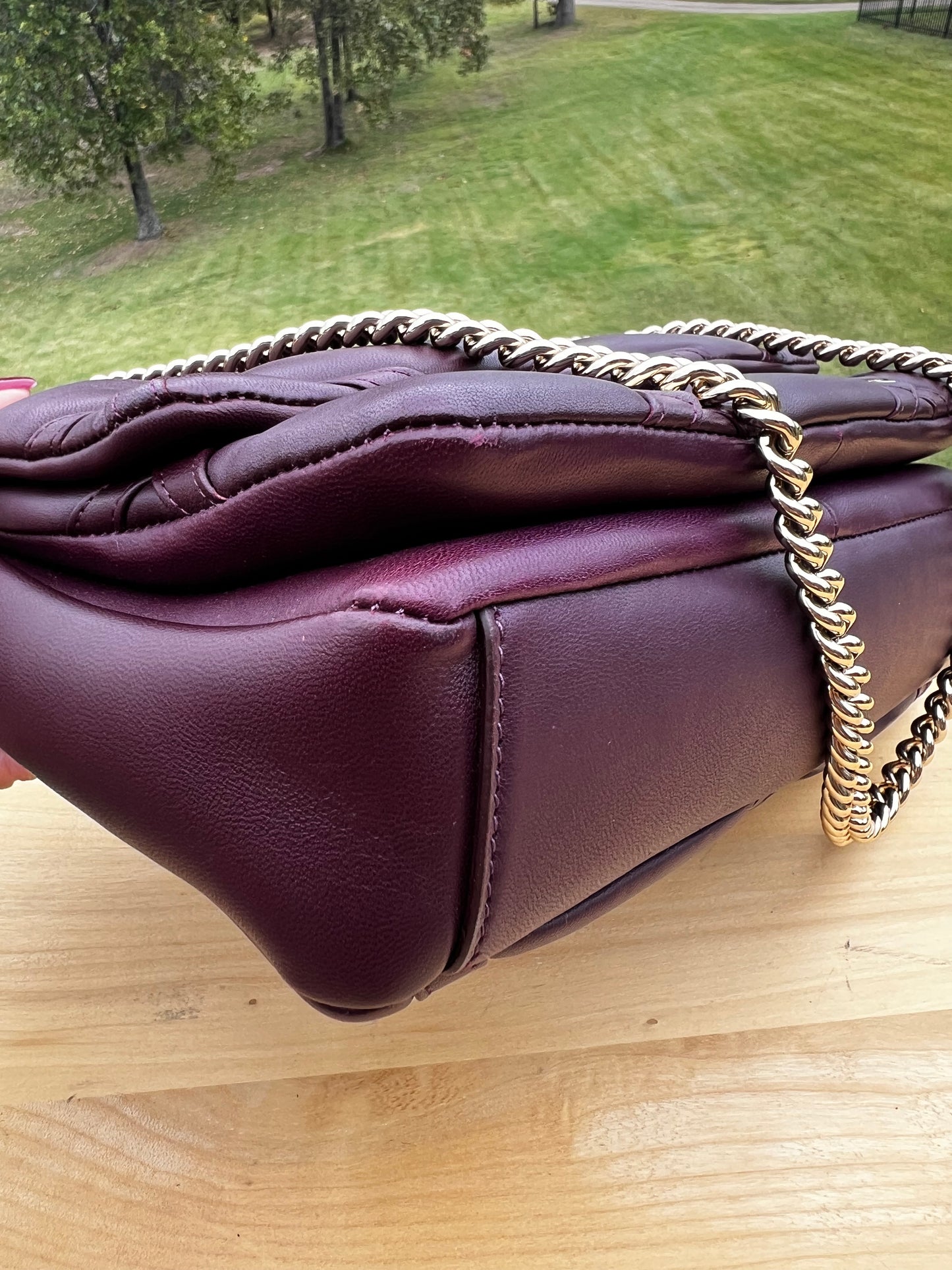 Salvatore Ferragamo
Vara Soft Studs Flap Bag Quilted Leather Small
